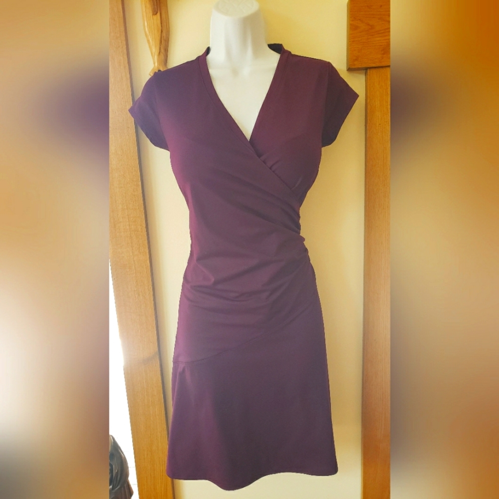 Athleta Athleisure Faux Wrap Dress in Pink Maroon Size SP 4P Excellent Condition